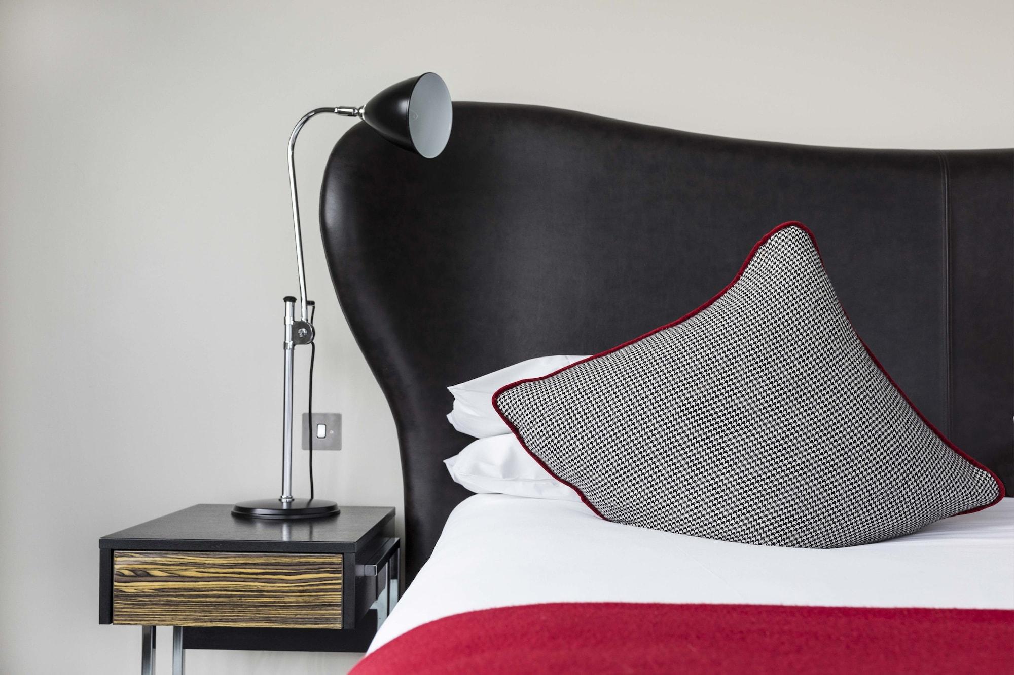Brooklands Hotel & Spa Weybridge Bagian luar foto
